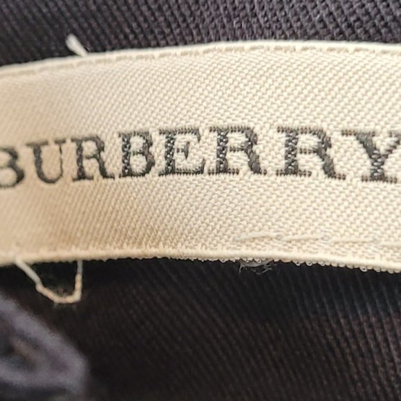 Burberry black and classic plaid short skirt. Waist 14’ and 16’ in length - Picture 4 of 8